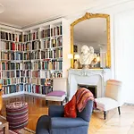 Spacious Apartment In The Heart Of Paris